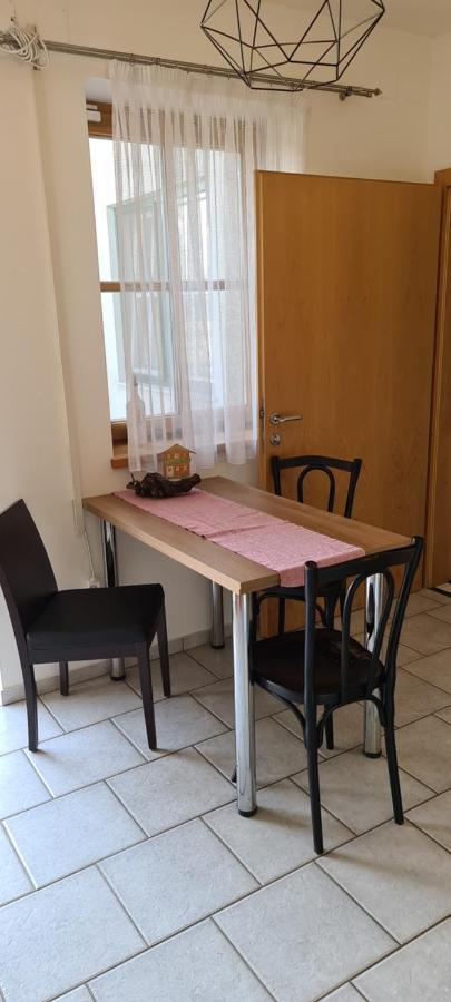 Wolfis Appartement Neusiedl an der Zaya Exterior photo