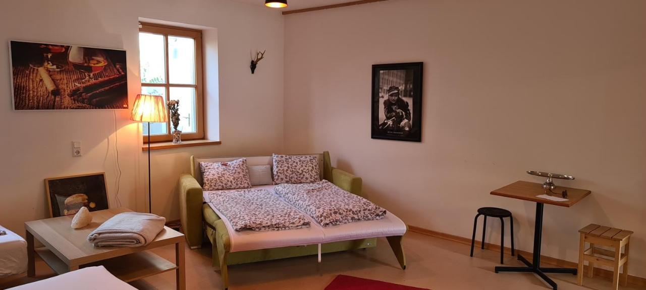 Wolfis Appartement Neusiedl an der Zaya Exterior photo
