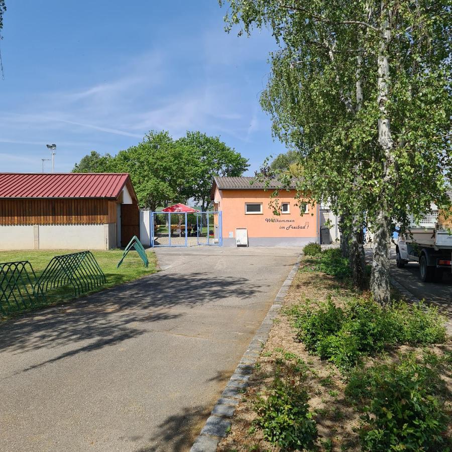 Wolfis Appartement Neusiedl an der Zaya Exterior photo